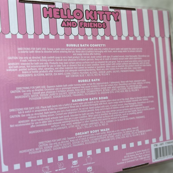 Hello Kitty Bath Set - Picture 4 of 4